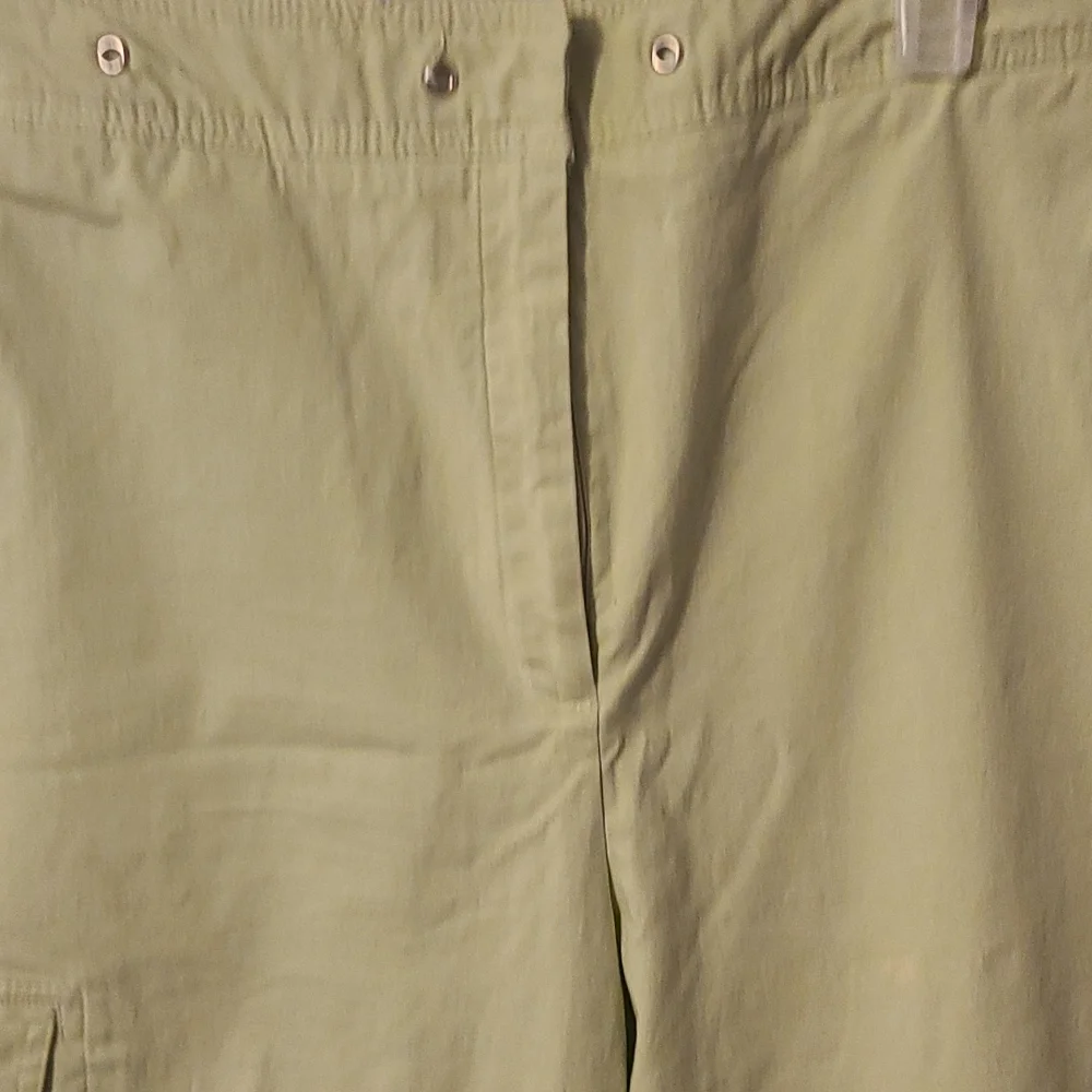Capris - Picture 2 of 5